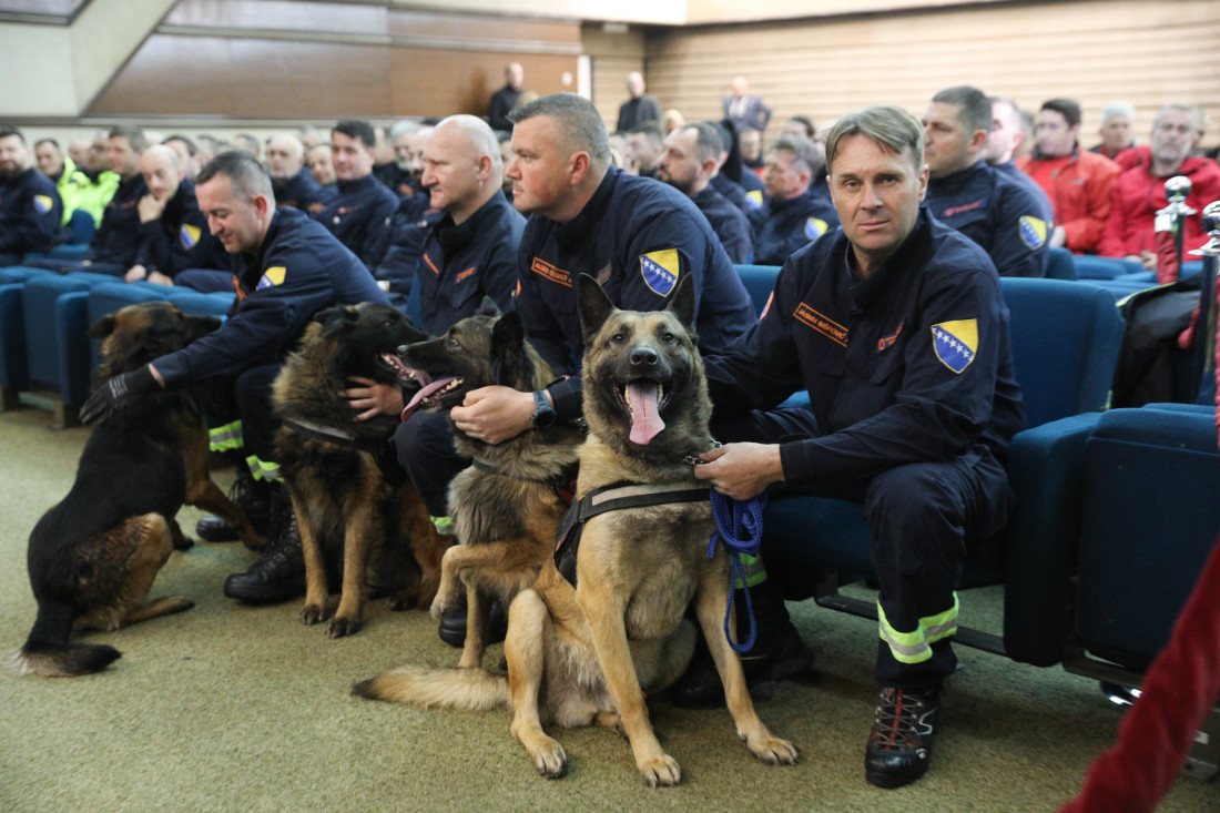 U Sarajevu uručena posebna odlikovanja za pripadnike Federalne uprave civilne zaštite i Gorske službe spašavanja Federacije BiH
